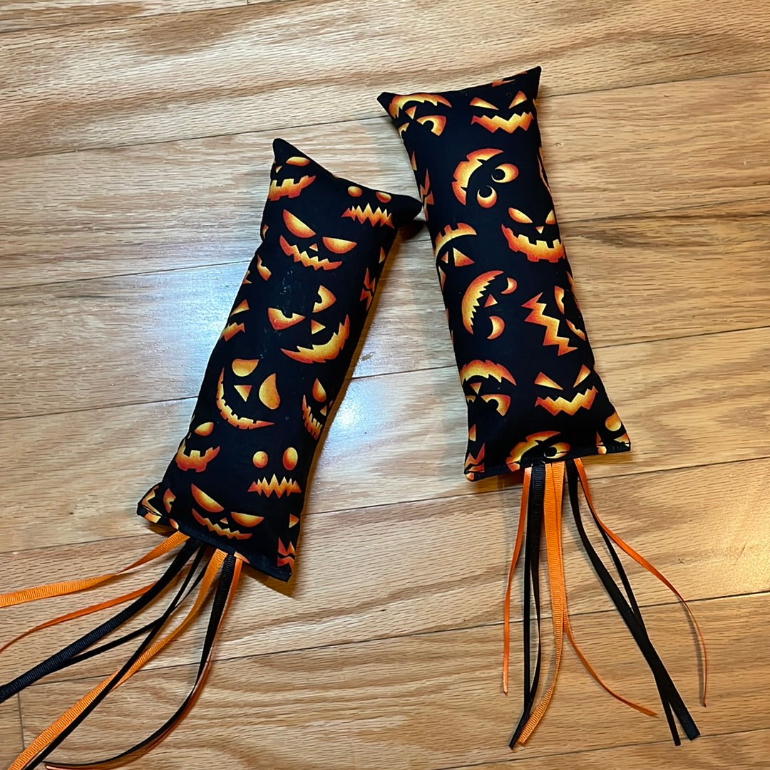 Jack-o-lantern cat kicker catnip toy V2