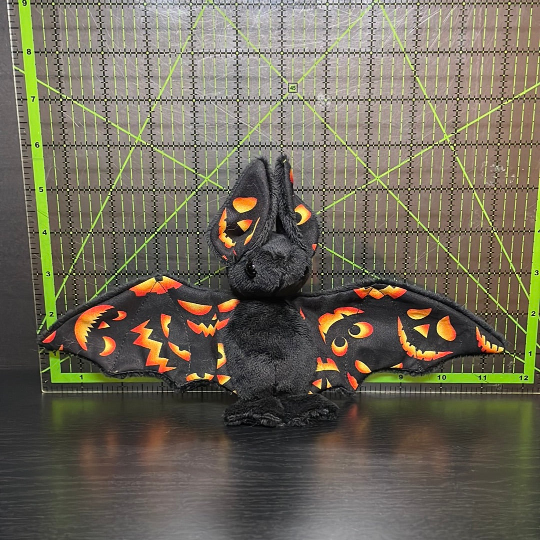 Jack-o-lantern bat - small - Made to order (please read description)