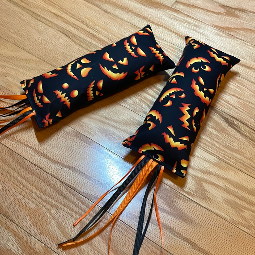 Jack-o-lantern cat kicker catnip toy V2