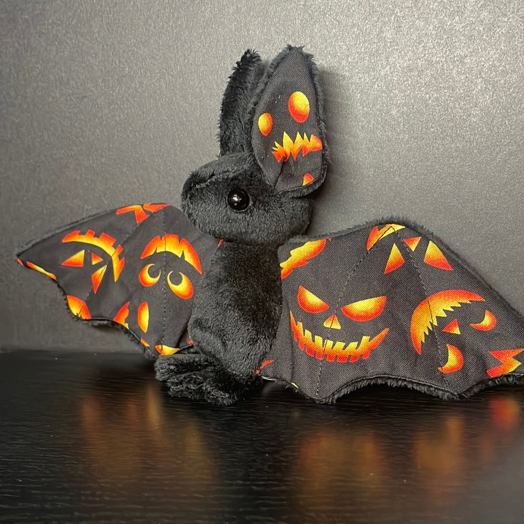 Jack-o-lantern bat - small - Made to order (please read description)