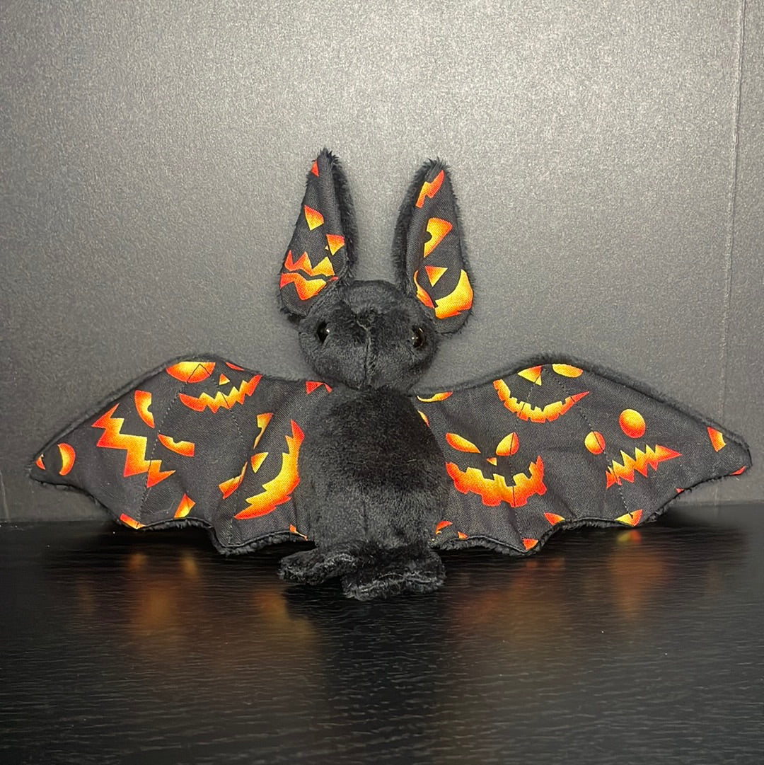 Jack-o-lantern bat - small - Made to order (please read description)