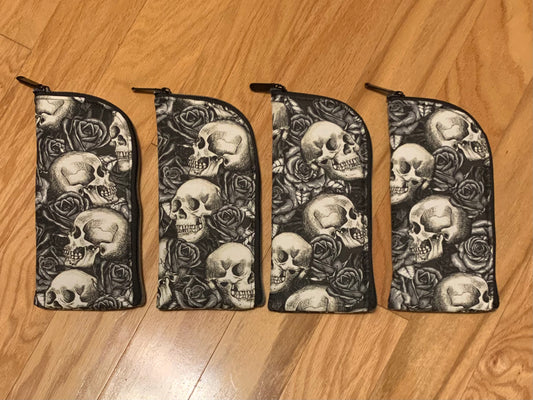 Skull and roses soft sunglasses case