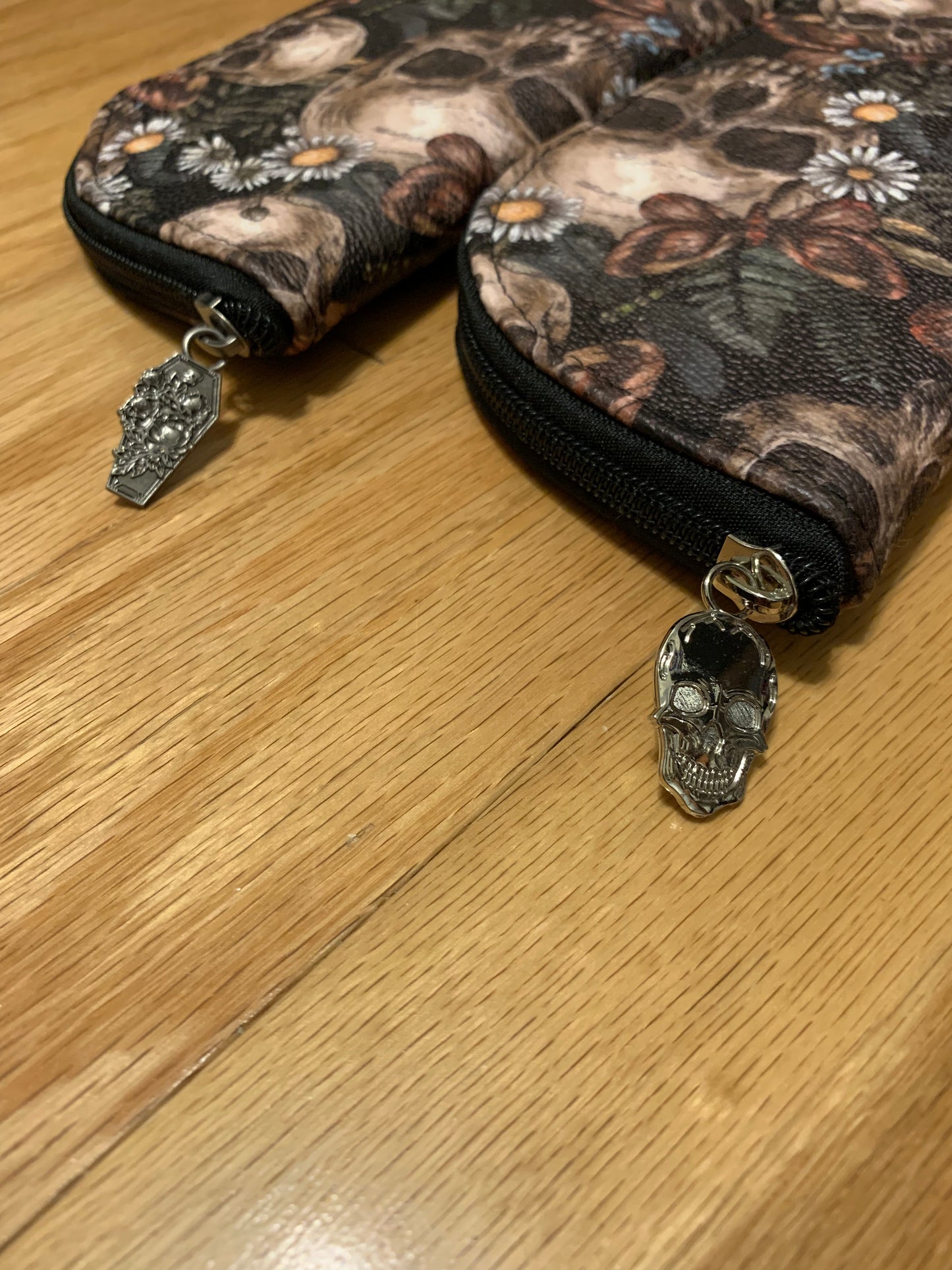 Skulls and moths soft glasses case